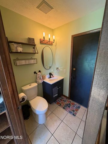 1937 Carvelle Drive, Northwood, OH 43619