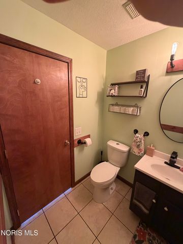 1937 Carvelle Drive, Northwood, OH 43619