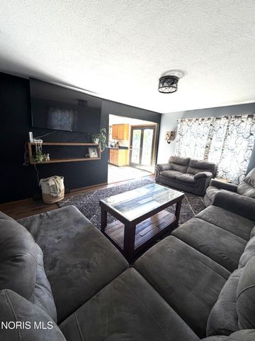 1937 Carvelle Drive, Northwood, OH 43619