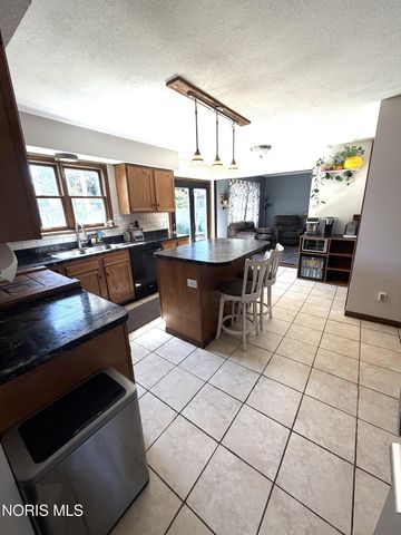 1937 Carvelle Drive, Northwood, OH 43619