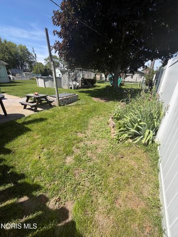 1937 Carvelle Drive, Northwood, OH 43619