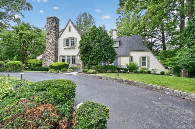 45 Cedar Drive, Great Neck, NY 11021