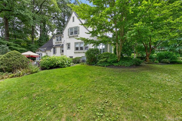 45 Cedar Drive, Great Neck, NY 11021