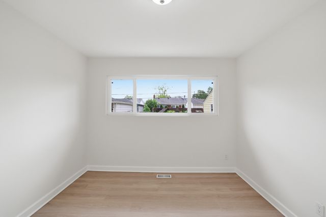 16608 Windermere Circle, Southgate, MI 48195