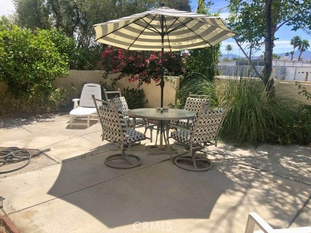 200 E Racquet Club Road 19, Palm Springs, CA 92262