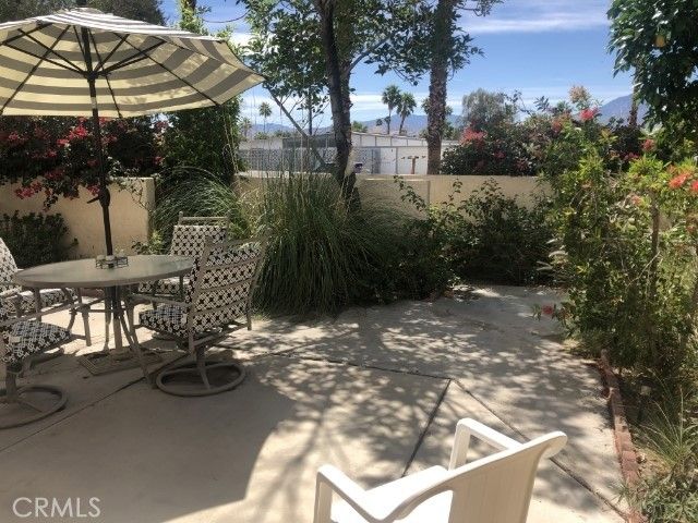 200 E Racquet Club Road 19, Palm Springs, CA 92262