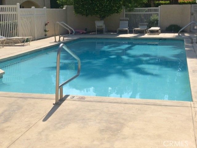 200 E Racquet Club Road 19, Palm Springs, CA 92262