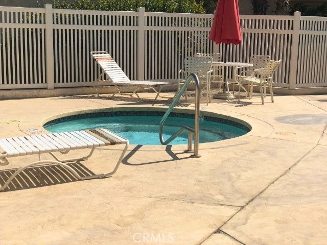 200 E Racquet Club Road 19, Palm Springs, CA 92262