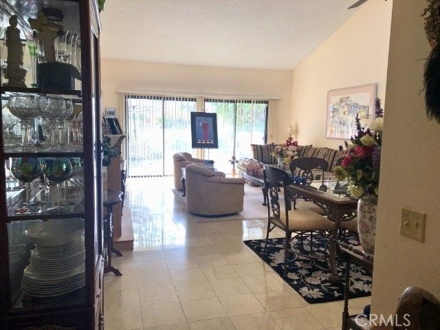 200 E Racquet Club Road 19, Palm Springs, CA 92262