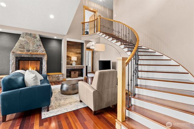 4719 Sunset Point Lane NW, Olympia, WA 98502