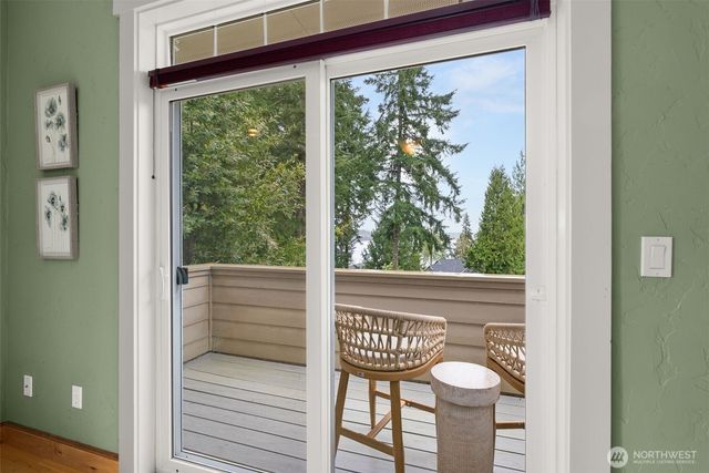 4719 Sunset Point Lane NW, Olympia, WA 98502