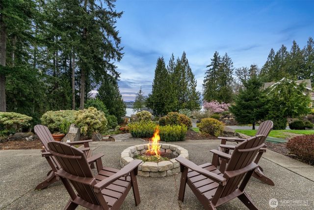 4719 Sunset Point Lane NW, Olympia, WA 98502