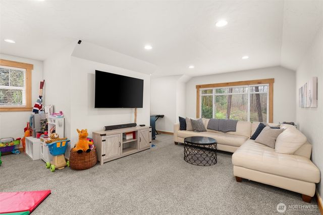 4719 Sunset Point Lane NW, Olympia, WA 98502