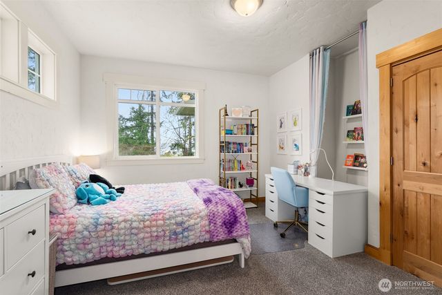 4719 Sunset Point Lane NW, Olympia, WA 98502