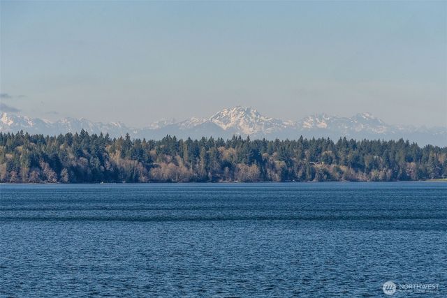 4719 Sunset Point Lane NW, Olympia, WA 98502