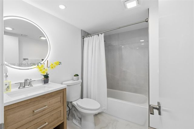 1101 SW 128th Ter 313C, Pembroke Pines, FL 33027