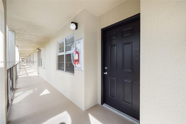 1101 SW 128th Ter 313C, Pembroke Pines, FL 33027