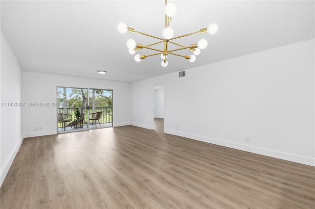 1101 SW 128th Ter 313C, Pembroke Pines, FL 33027