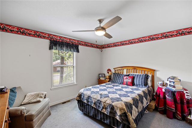 123 Hillcrest Drive, Russellville, AR 72802