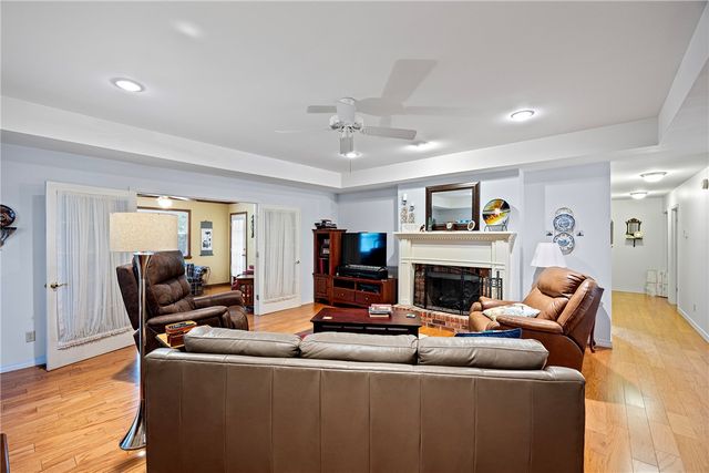 123 Hillcrest Drive, Russellville, AR 72802
