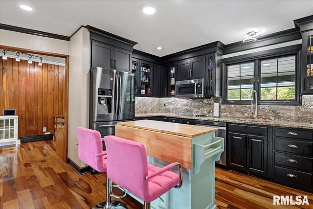 39 CRESTVIEW Drive, Chatham, IL 62629