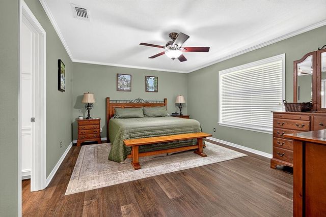 808 Mercer Rd, Marshall, TX 75672