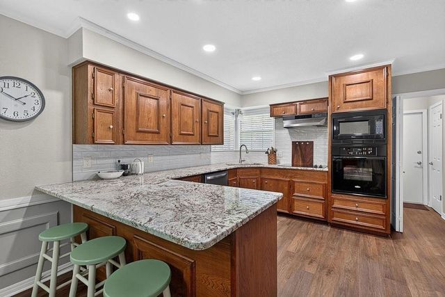 808 Mercer Rd, Marshall, TX 75672