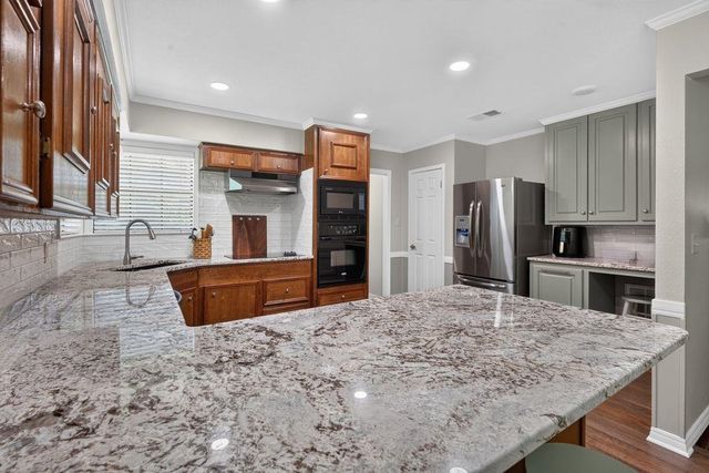 808 Mercer Rd, Marshall, TX 75672
