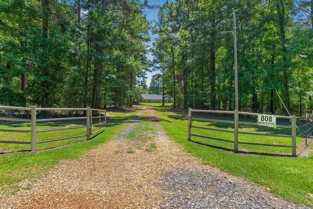 808 Mercer Rd, Marshall, TX 75672