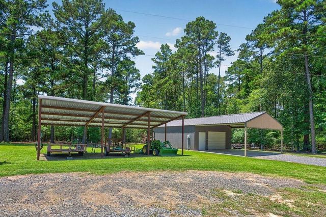 808 Mercer Rd, Marshall, TX 75672