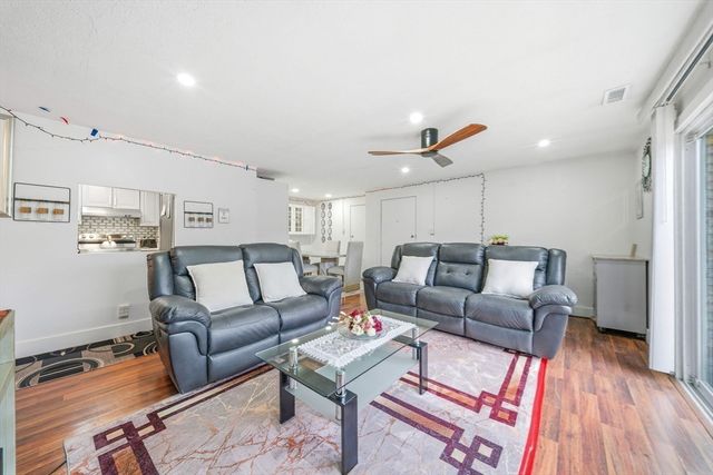 502 Oak 9, Brockton, MA 02301