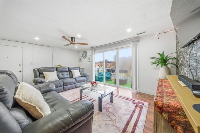 502 Oak 9, Brockton, MA 02301