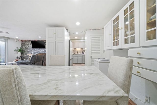 502 Oak 9, Brockton, MA 02301