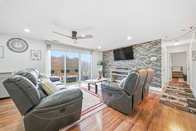 502 Oak 9, Brockton, MA 02301