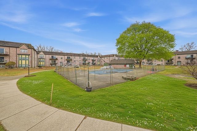 502 Oak 9, Brockton, MA 02301