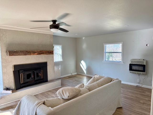 999 Hebron Road, Granby, MO 64844