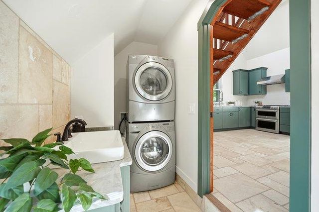 11265 Canyon Drive, San Jose, CA 95127