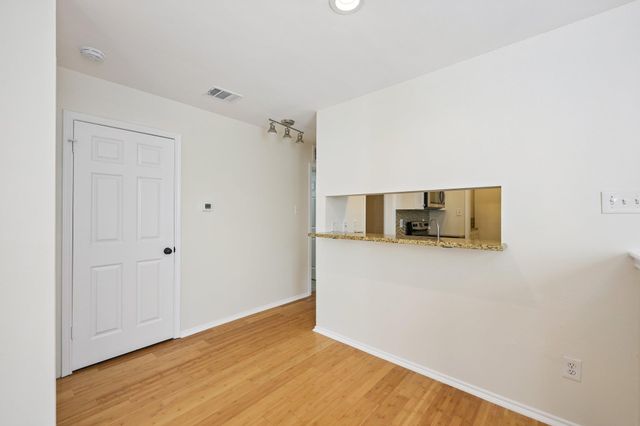 2520 Quarry RD 202, Austin, TX 78703