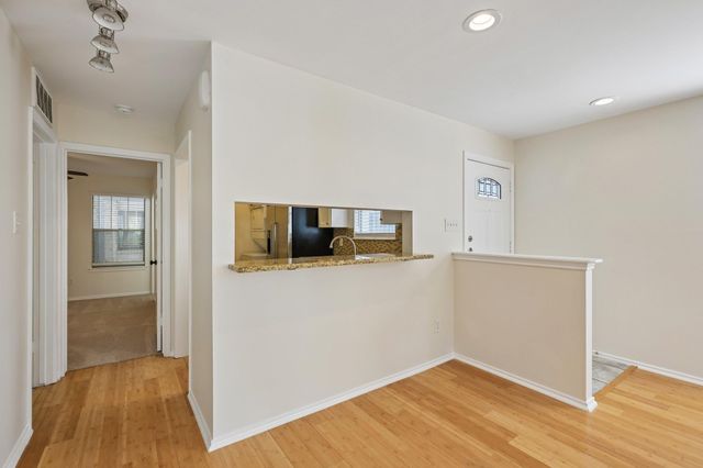 2520 Quarry RD 202, Austin, TX 78703