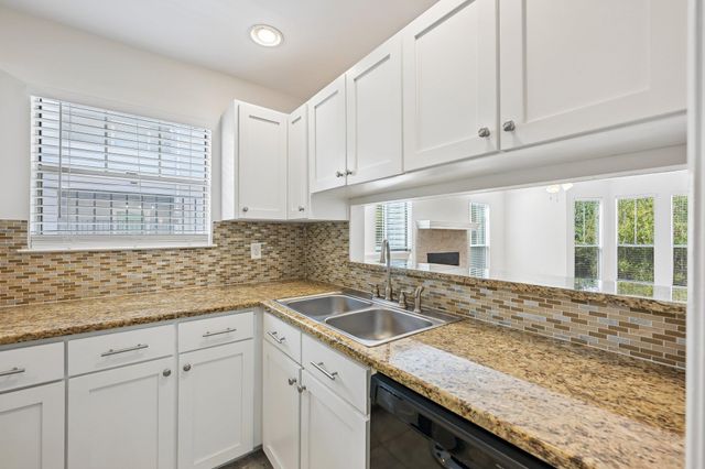 2520 Quarry RD 202, Austin, TX 78703