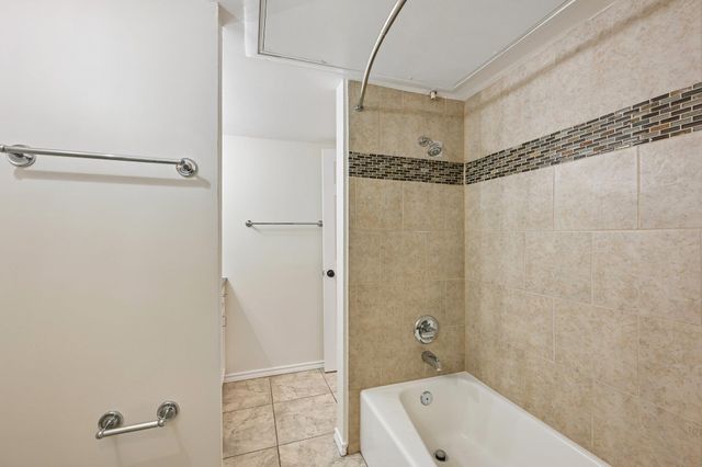 2520 Quarry RD 202, Austin, TX 78703