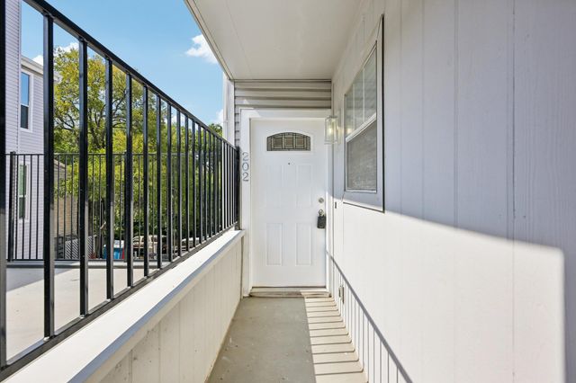 2520 Quarry RD 202, Austin, TX 78703