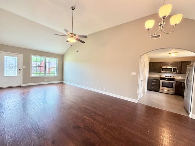 106 Ambridge St, Oak Grove, KY 42262