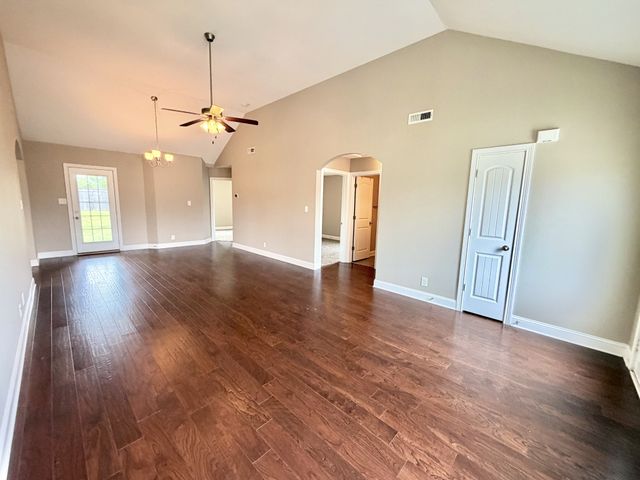 106 Ambridge St, Oak Grove, KY 42262