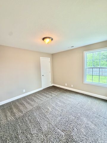 106 Ambridge St, Oak Grove, KY 42262