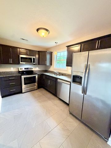 106 Ambridge St, Oak Grove, KY 42262