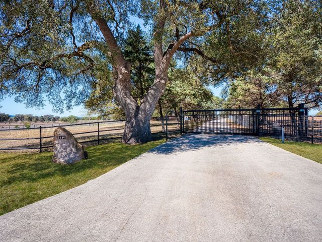 676 Highgate, Bandera, TX 78003