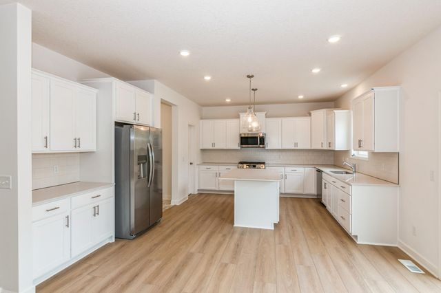 4939 Noble Drive NW, Rochester, MN 55901