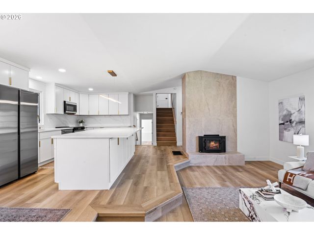 812 Ne 28TH St, Gresham, OR 97030