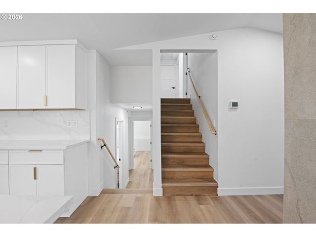 812 Ne 28TH St, Gresham, OR 97030